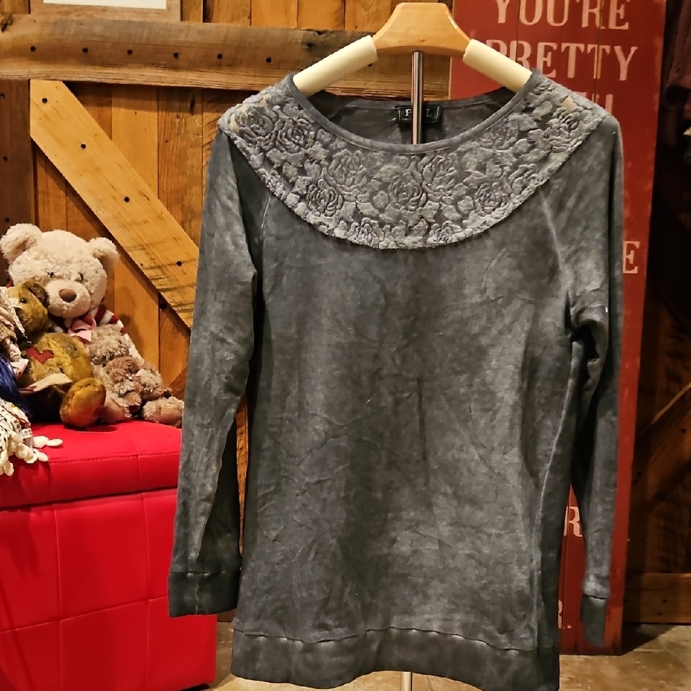 062 POL Heather Gray Knit Top